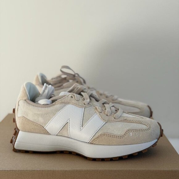 Figs New Balance 327 in Cream, Size 7.5 - Picture 4 of 12